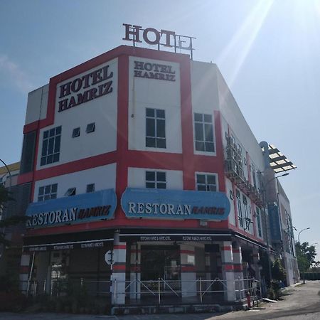 Oyo 90995 Hotel Nk Impian Сери-Искандар Экстерьер фото